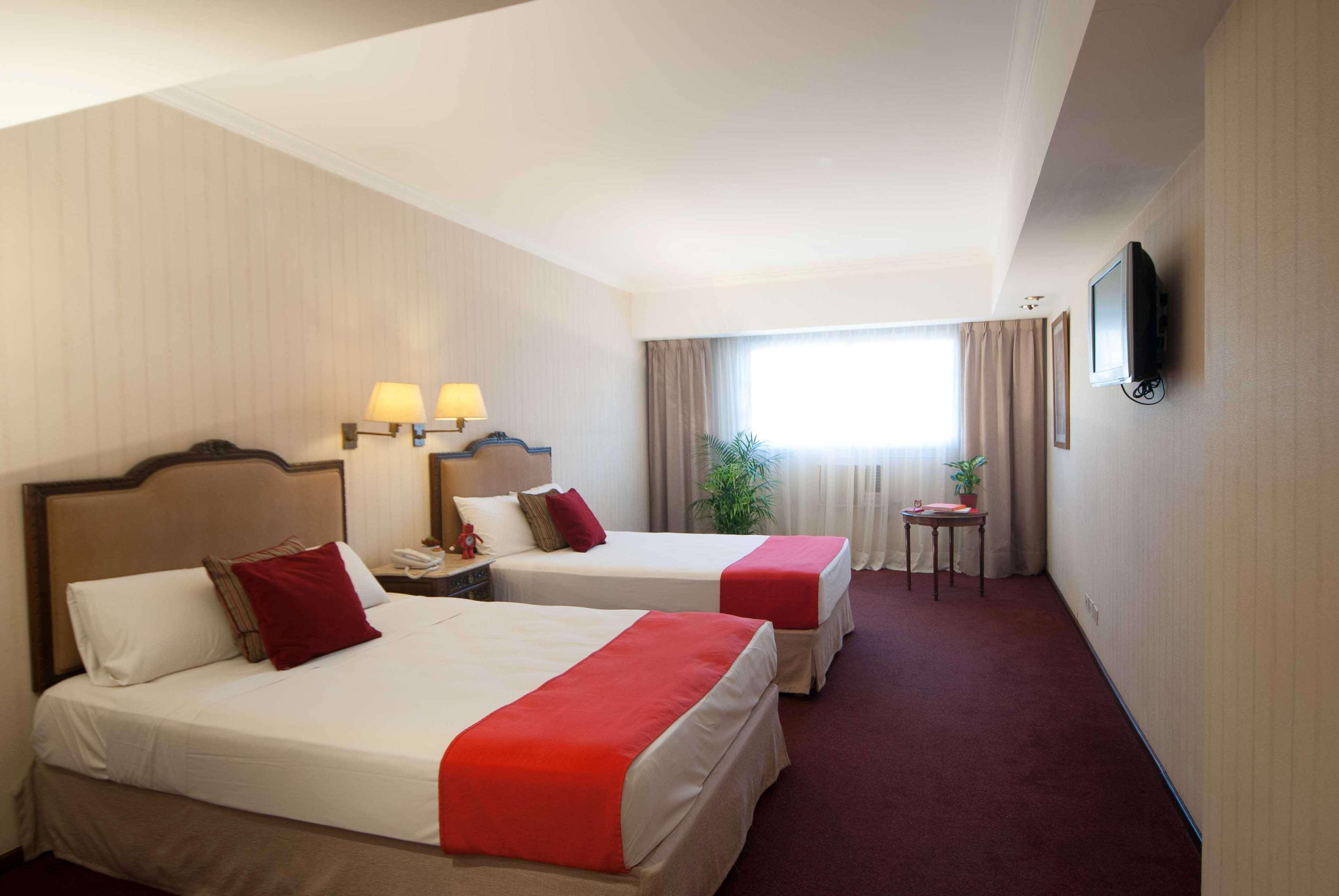 Bed and breakfast Ramada By Wyndham Buenos Aires Centro Extérieur photo