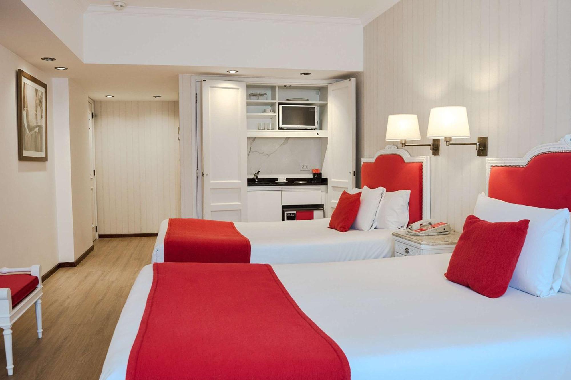 Bed and breakfast Ramada By Wyndham Buenos Aires Centro Extérieur photo