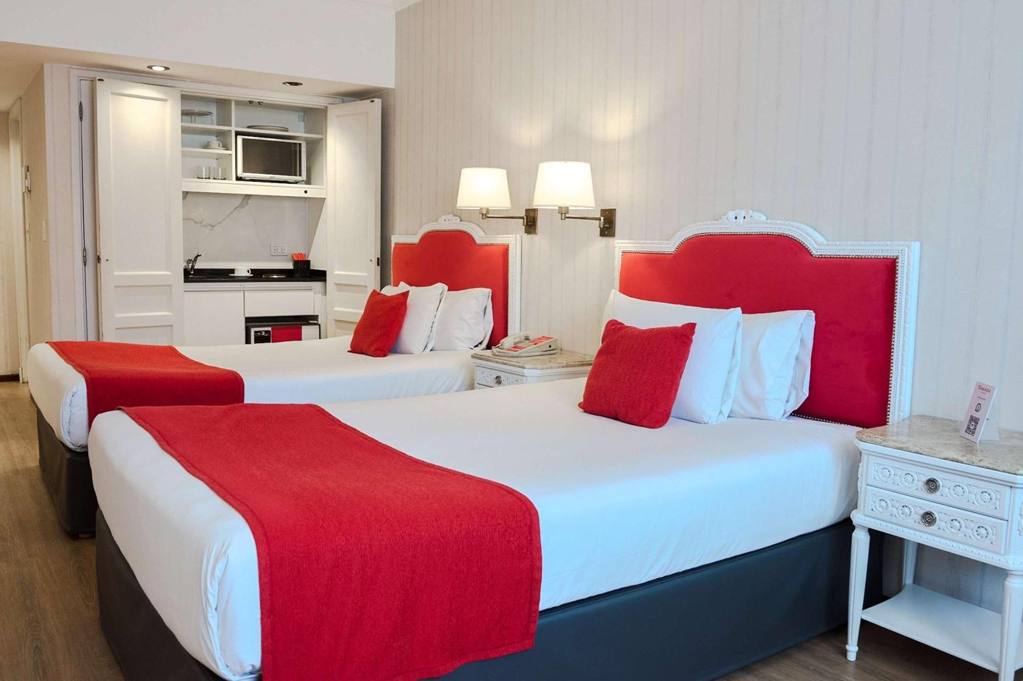 Bed and breakfast Ramada By Wyndham Buenos Aires Centro Extérieur photo
