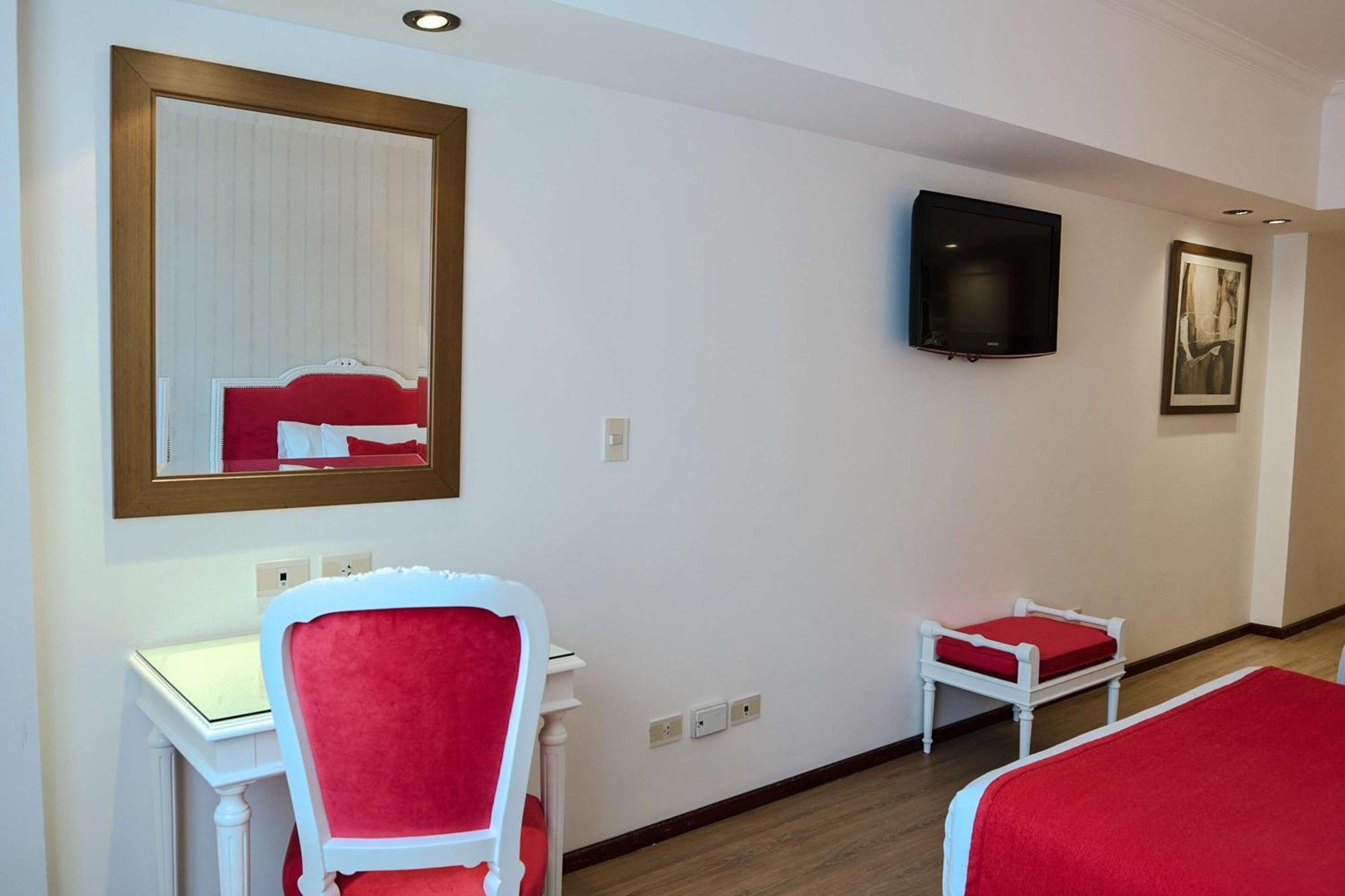 Bed and breakfast Ramada By Wyndham Buenos Aires Centro Extérieur photo