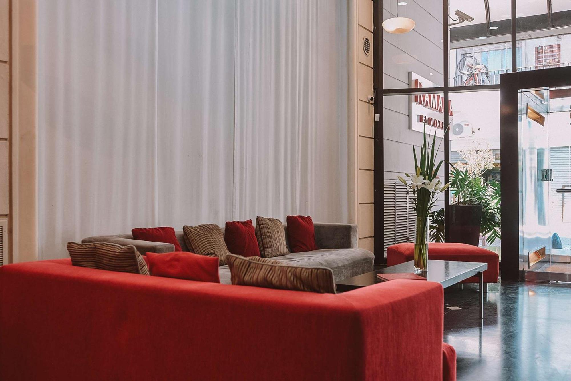 Bed and breakfast Ramada By Wyndham Buenos Aires Centro Extérieur photo